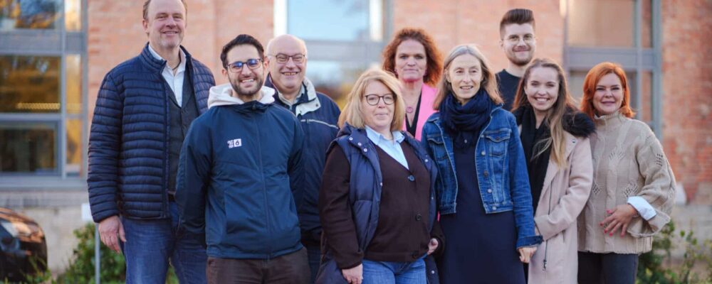 Teamfoto - draußen - LEO Lohn